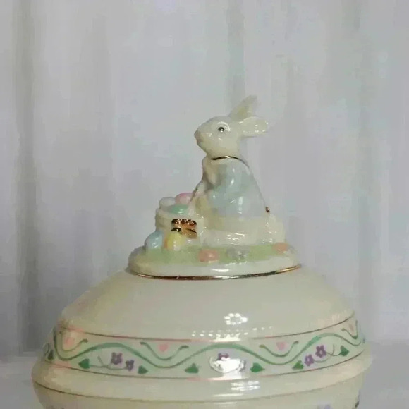 Lenox EASTER Egg 2002 Limited Edition THE SPRING BUNNY EASTER EGG - Picture 4 of 8